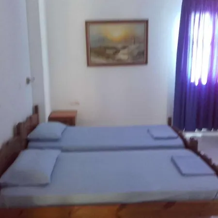 Nikos Taverna&apartments Lefkos (Karpathos)