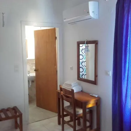 Nikos Taverna&apartments Lefkos (Karpathos)